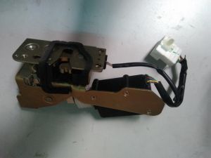 Ngoàm khóa cửa liền chuột