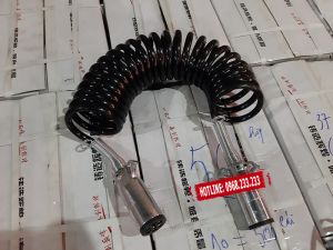 Dây điện nối mooc với đầu kéo